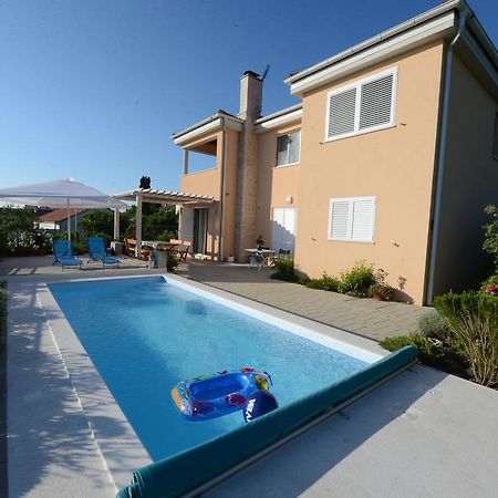 Apartment Mara بيتريتْشاني الغرفة الصورة