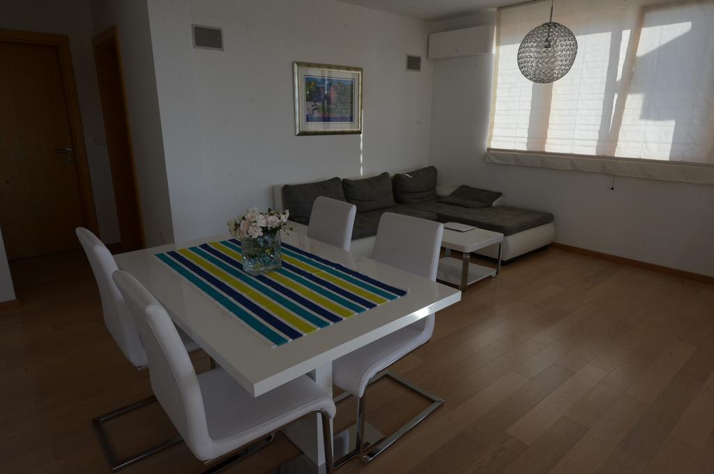 Apartment Mara بيتريتْشاني الغرفة الصورة