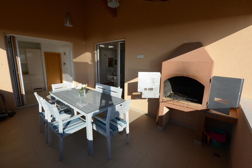 Apartment Mara بيتريتْشاني الغرفة الصورة