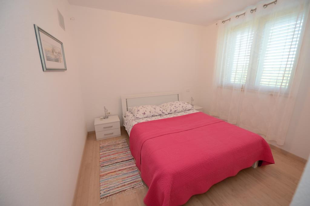 Apartment Mara بيتريتْشاني الغرفة الصورة