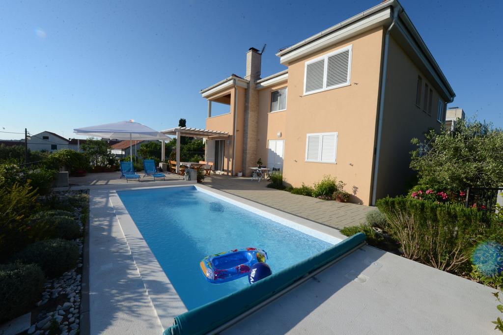 Apartment Mara بيتريتْشاني الغرفة الصورة
