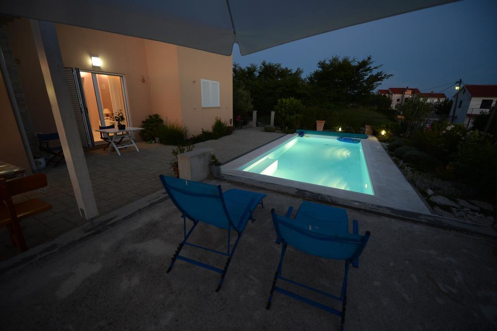 Apartment Mara بيتريتْشاني الغرفة الصورة